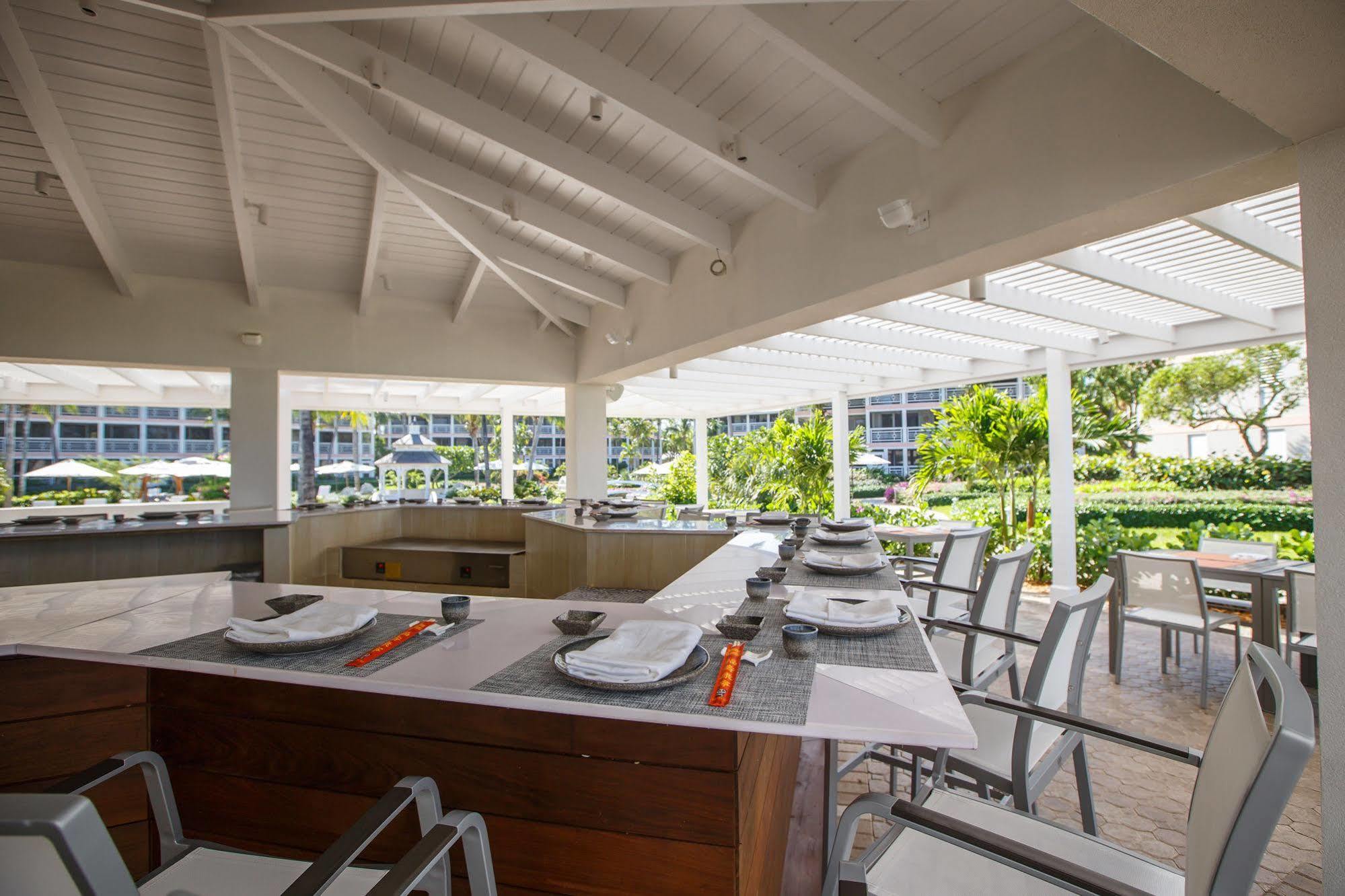 Ocean Club West Resort グレイス・ベイ エクステリア 写真
