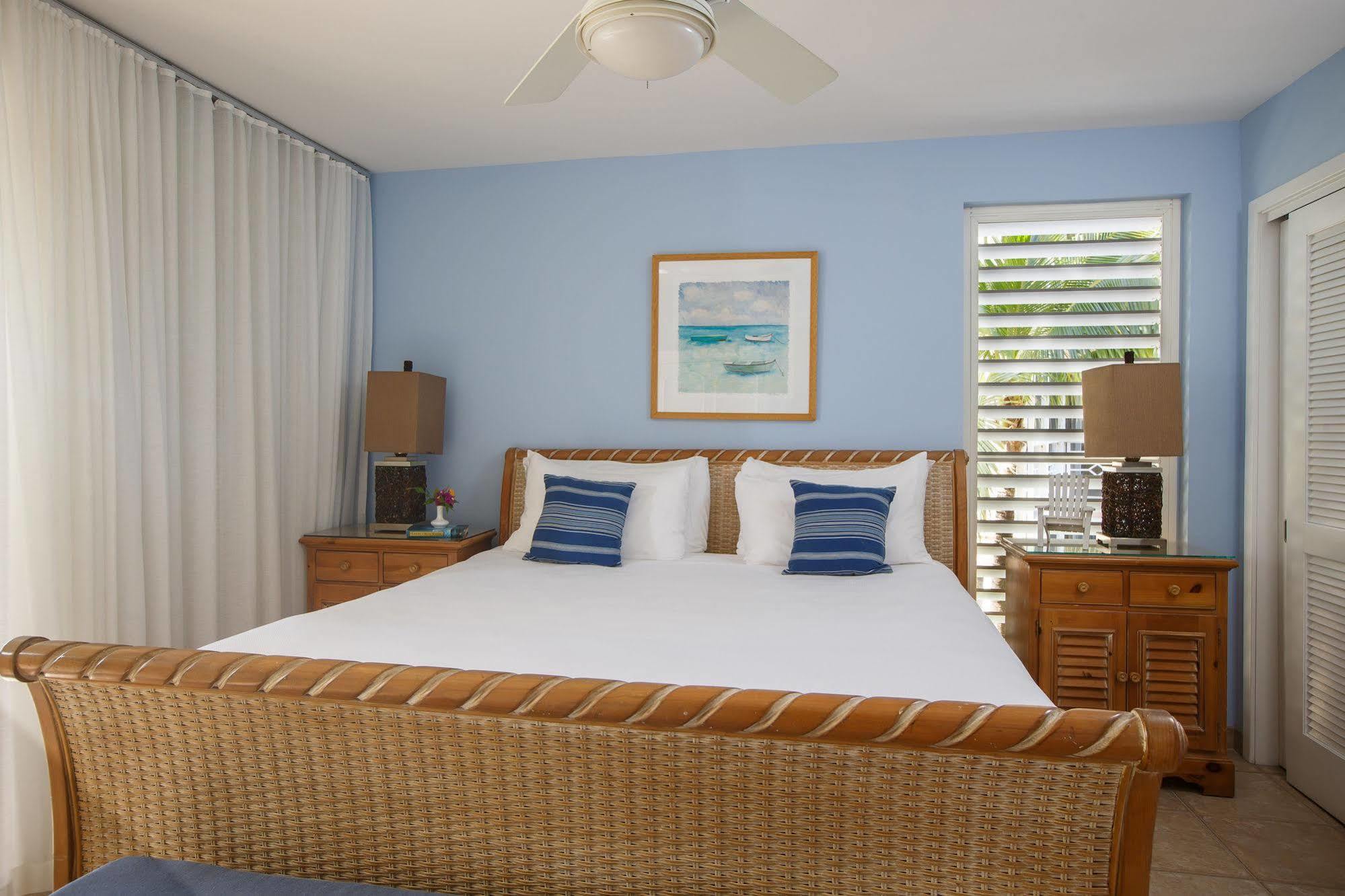 Ocean Club West Resort グレイス・ベイ エクステリア 写真